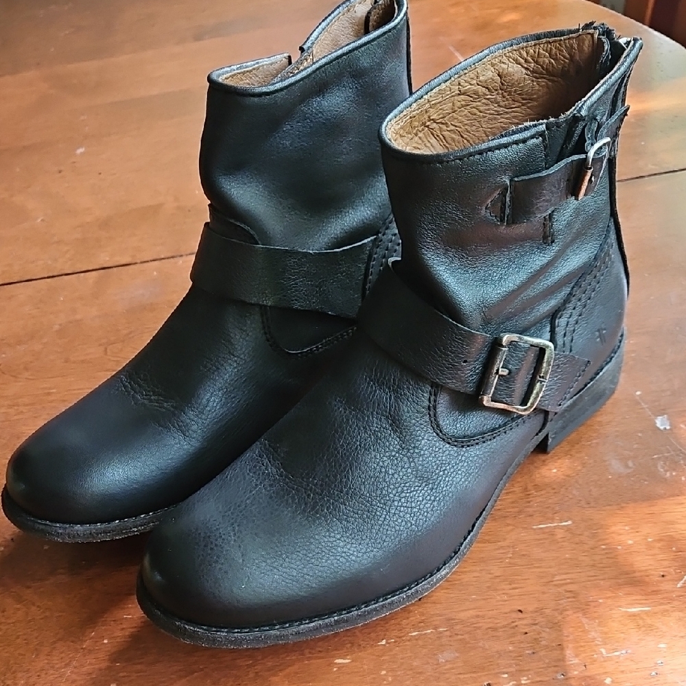 Frye Like New Black Leather Ankle Harness Boots 8.5